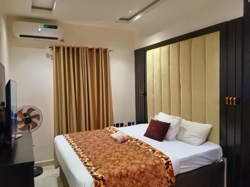STANDARD SUITE